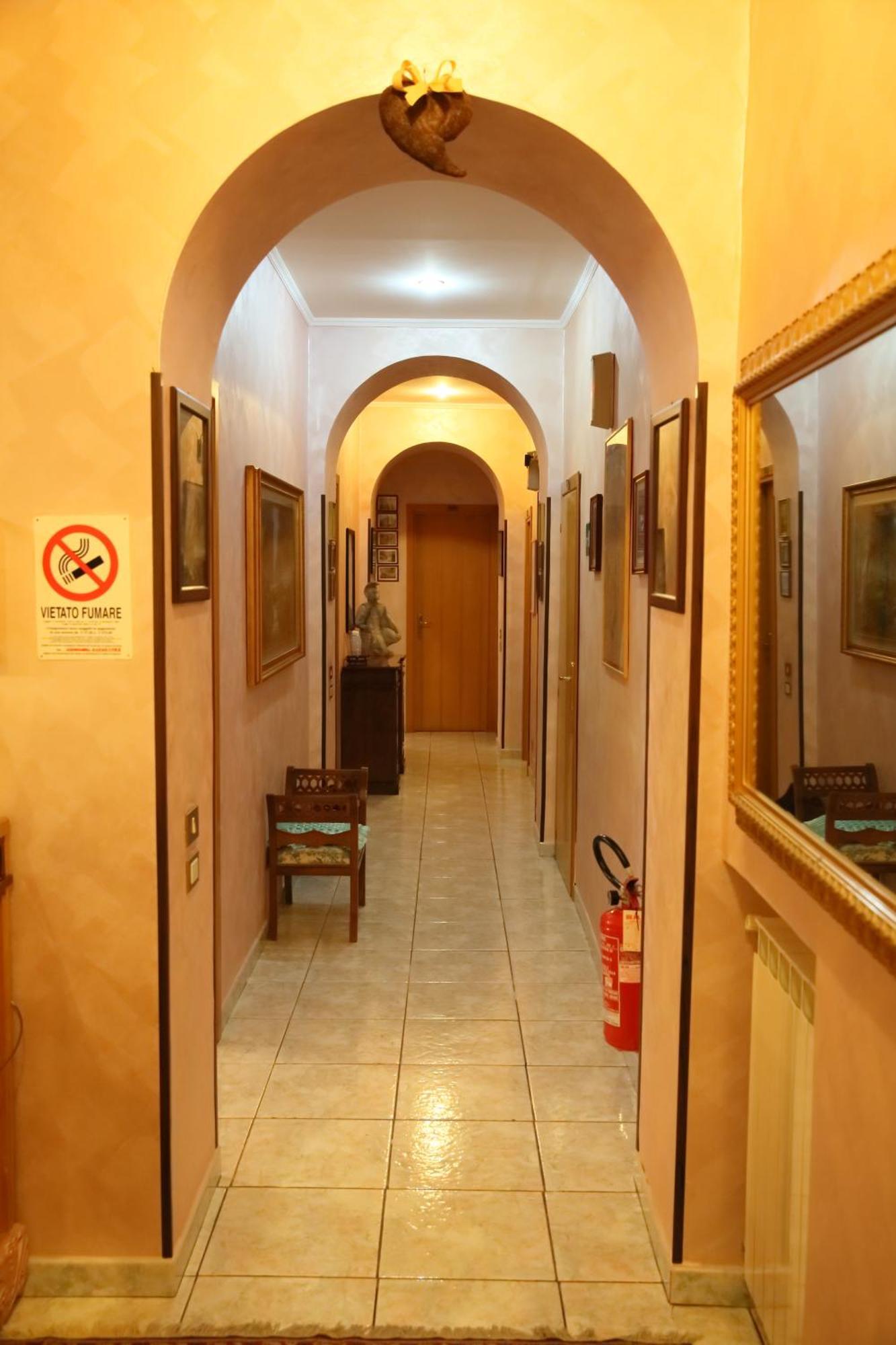 Hotel Principe Amedeo Рим Экстерьер фото