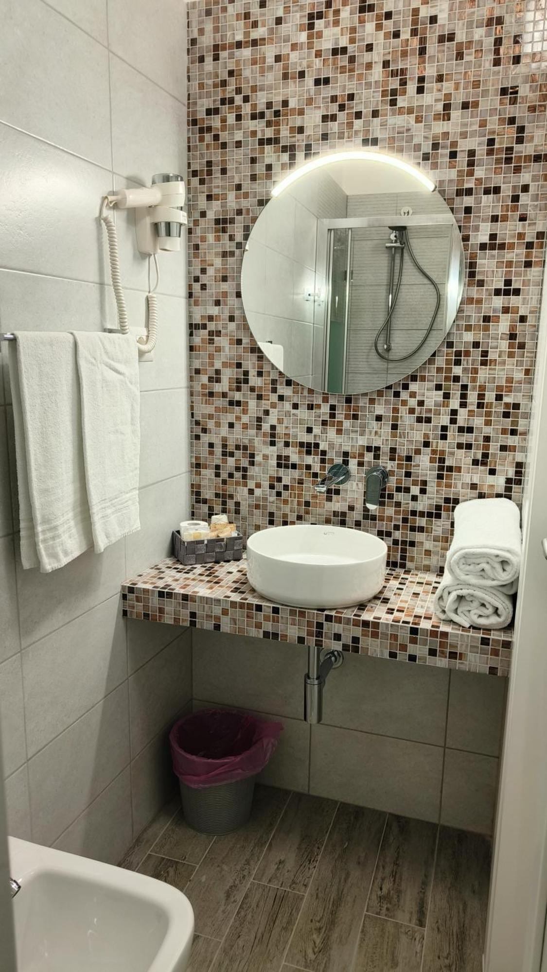 Hotel Principe Amedeo Рим Экстерьер фото