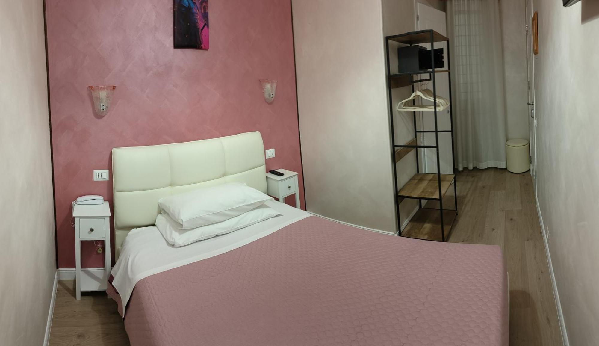 Hotel Principe Amedeo Рим Экстерьер фото