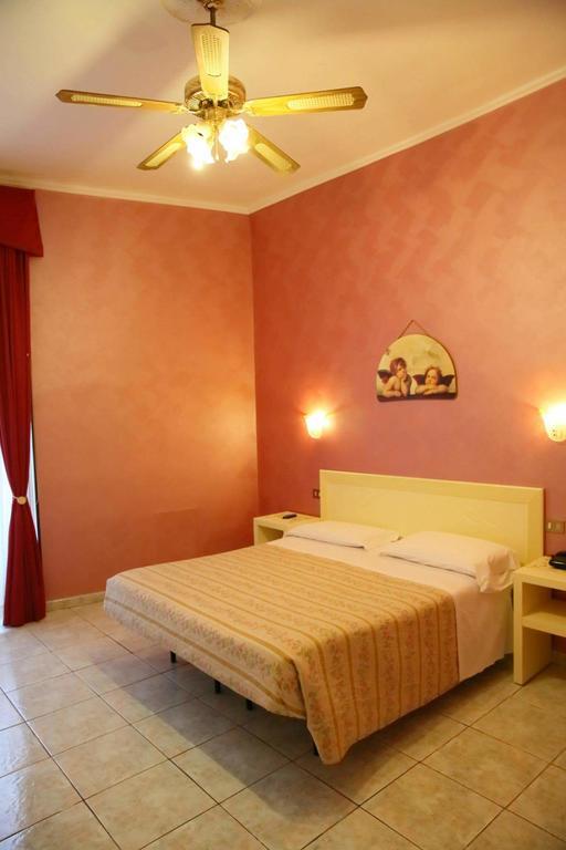 Hotel Principe Amedeo Рим Экстерьер фото